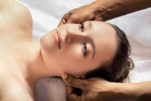 Beneficios de los masajes cervicales cuello. Acaba con el dolor